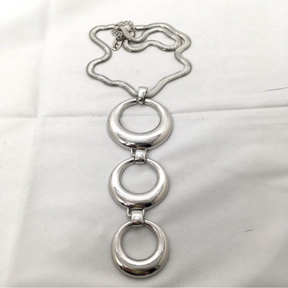 Jules B., Silver Tone Geometric Necklace, Excellent Quality